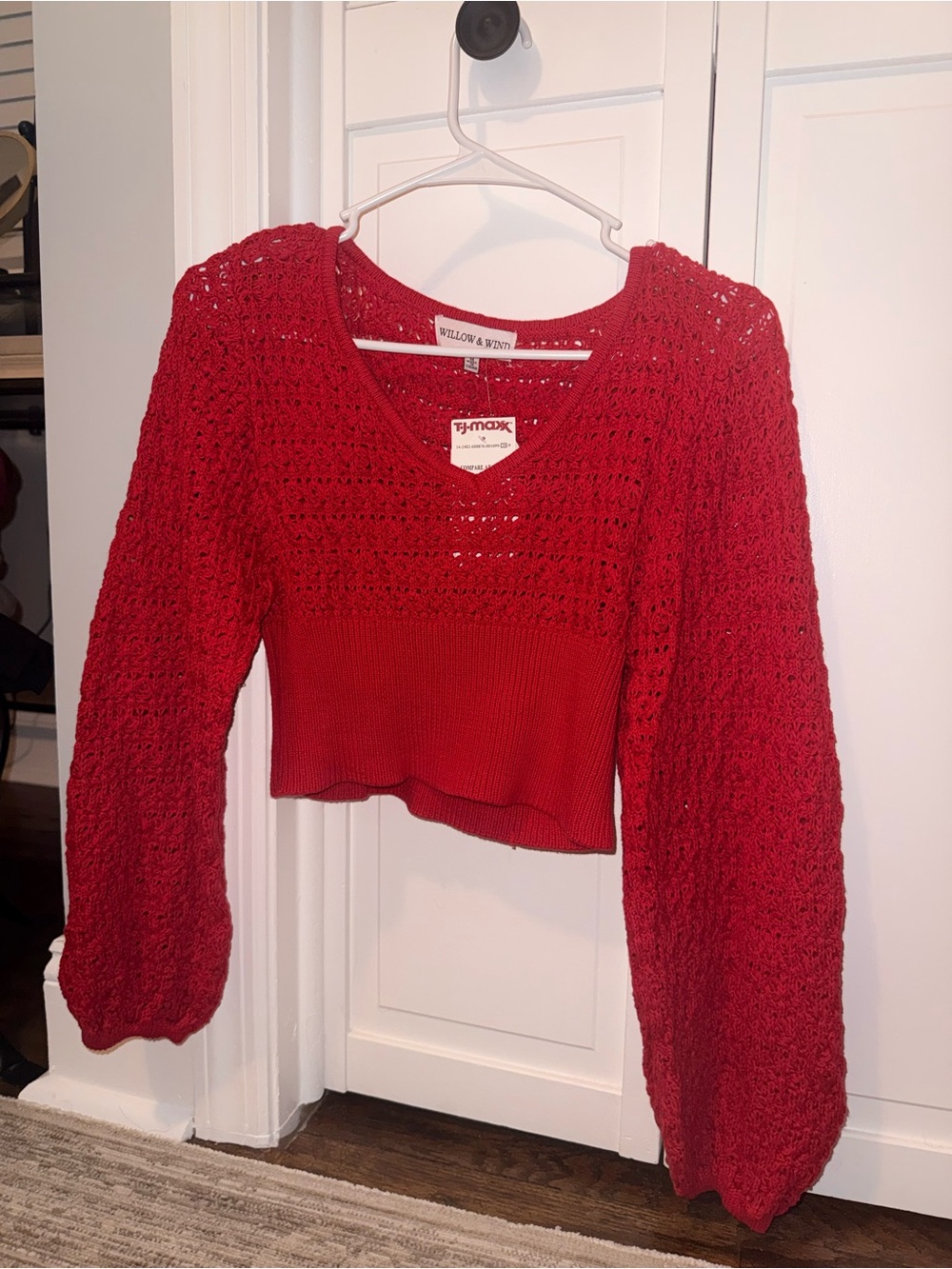 Willow & Wren Red Cropped Crochet V‑Neck Pullover